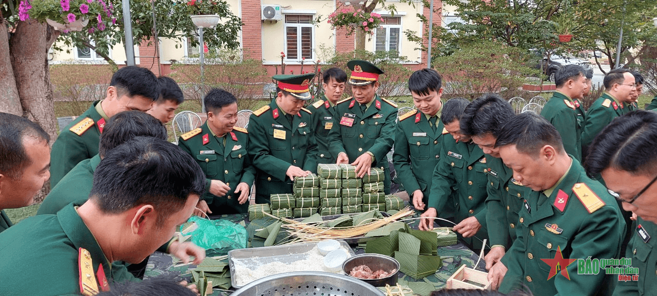 Sôi nổi hội thi “Gói bánh chưng xanh, trang trí mâm ngũ quả” ở Lữ đoàn 649