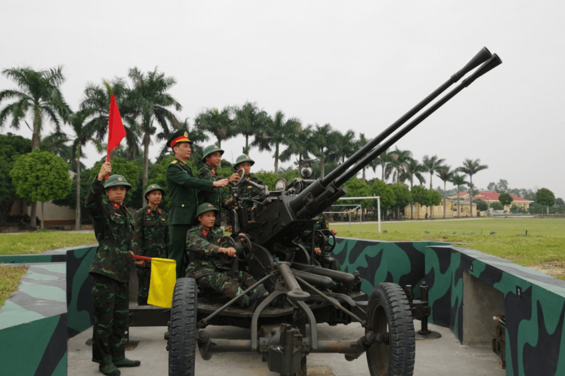 Đón Xuân trên trận địa canh trời