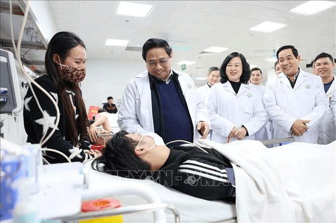 Thủ tướng Phạm Minh Chính thăm, chúc Tết, động viên cán bộ, bác sĩ và bệnh nhân các bệnh viện tại Hà Nội