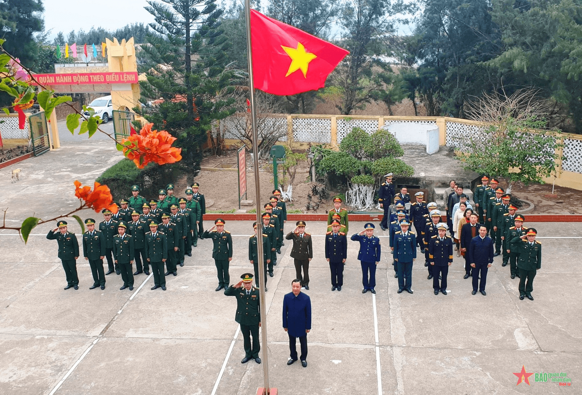 Lễ chào cờ chủ quyền đầu năm mới trên đảo tiền tiêu của Tổ quốc