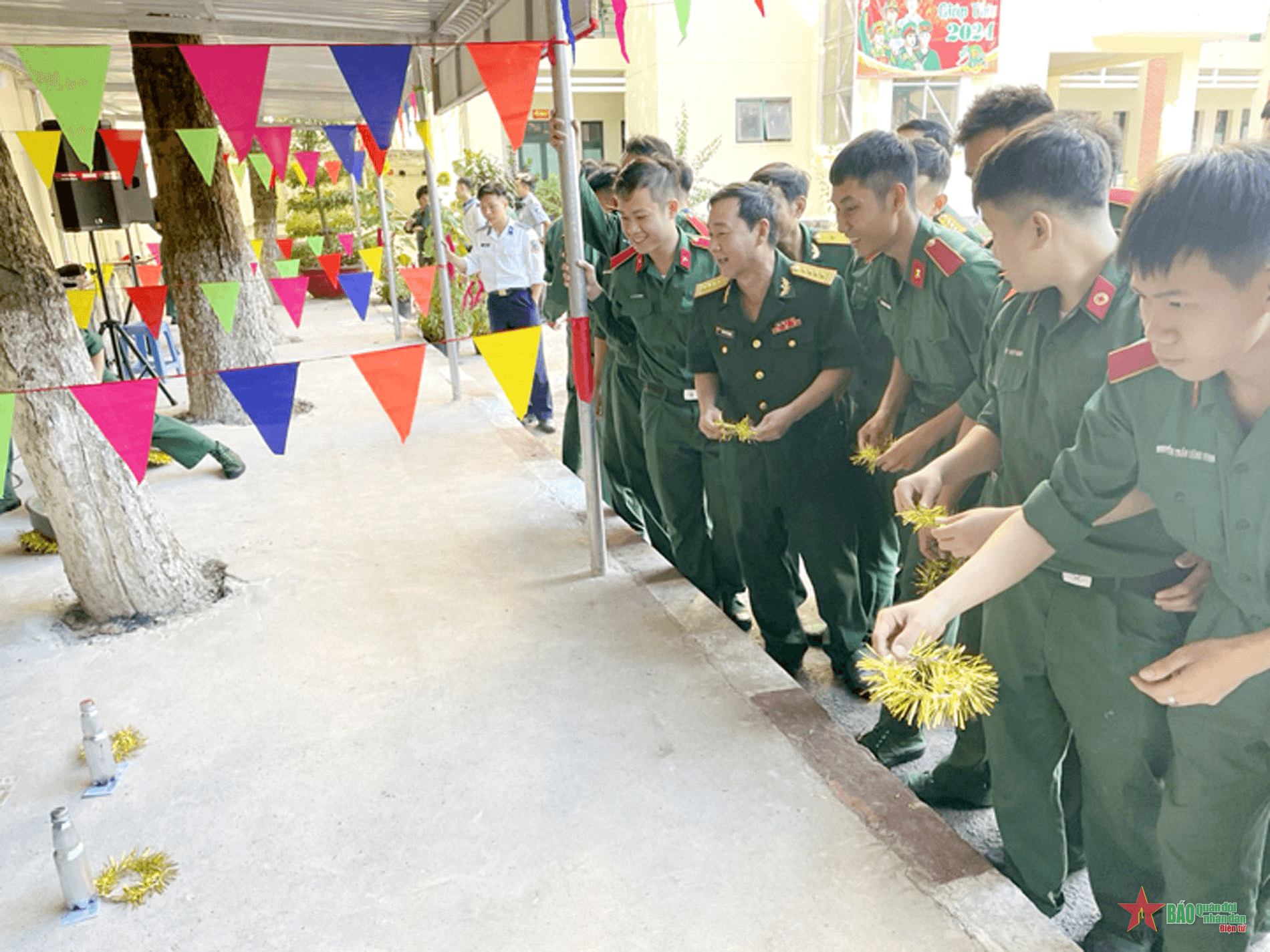 Tết vui tươi, an toàn, sẵn sàng chiến đấu cao ở Trường Cao đẳng Hậu cần 2