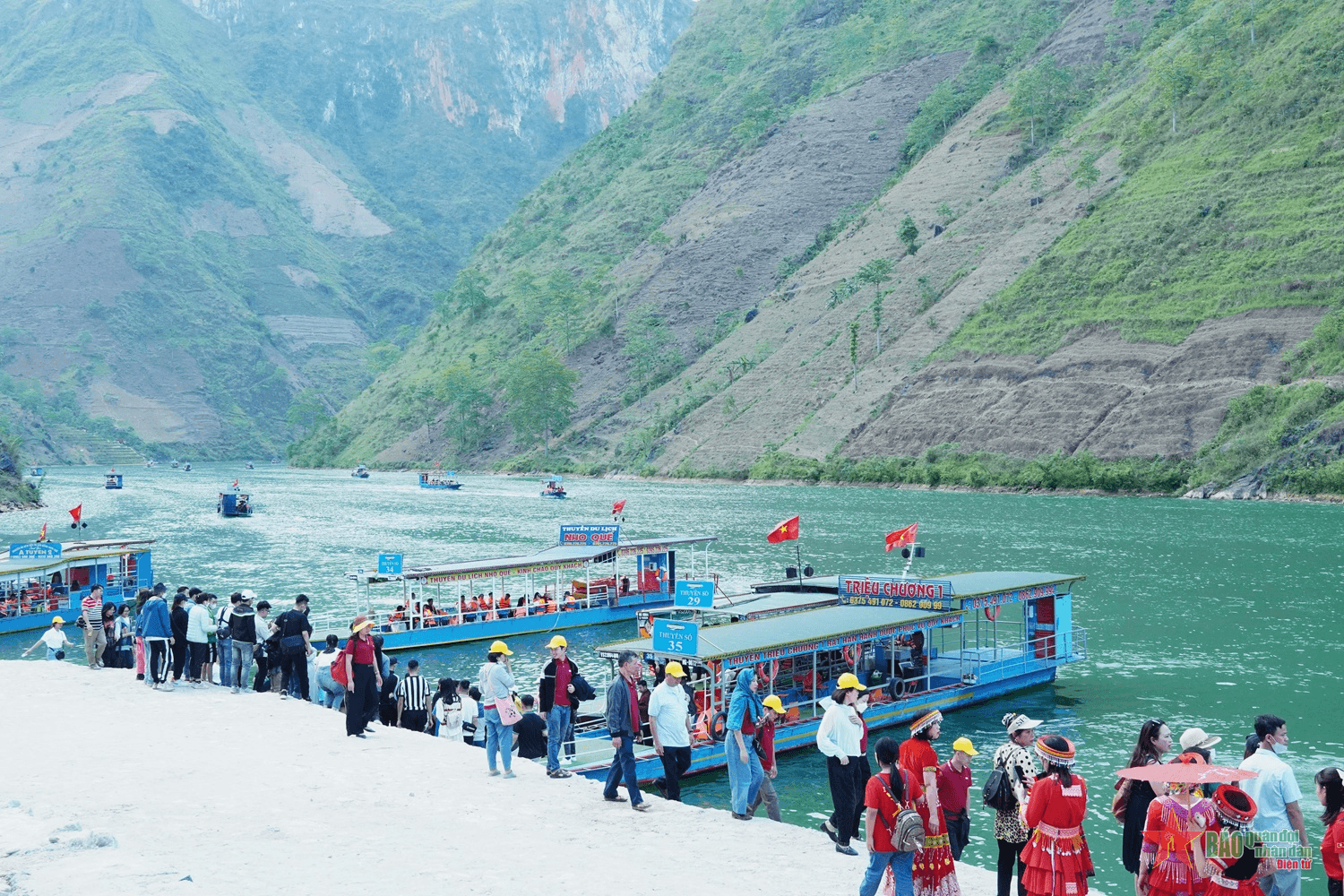 Khách du lịch đến Hà Giang tăng đột biến trong dịp Tết Giáp Thìn