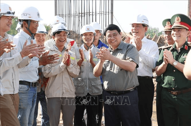 Thủ tướng Phạm Minh Chính kiểm tra các dự án giao thông quan trọng ở khu vực phía Nam