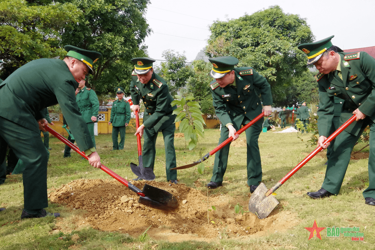 Bộ đội Biên phòng tỉnh Lai Châu phát động Tết trồng cây “Đời đời nhớ ơn Bác Hồ”