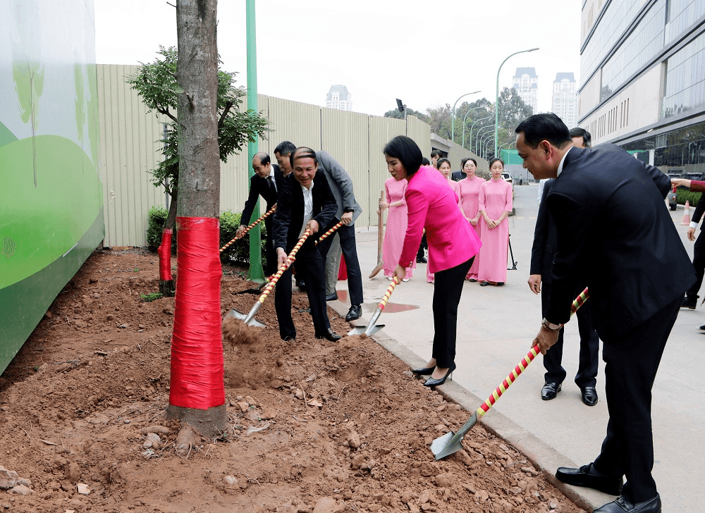 Sở Y tế Hà Nội phát động Tết trồng cây Xuân Giáp Thìn năm 2024
