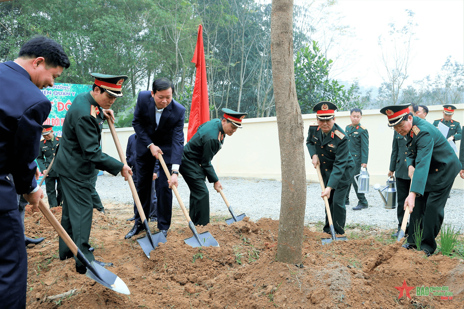 Học viện Quân y phát động “Tết trồng cây đời đời nhớ ơn Bác Hồ” Xuân Giáp Thìn năm 2024