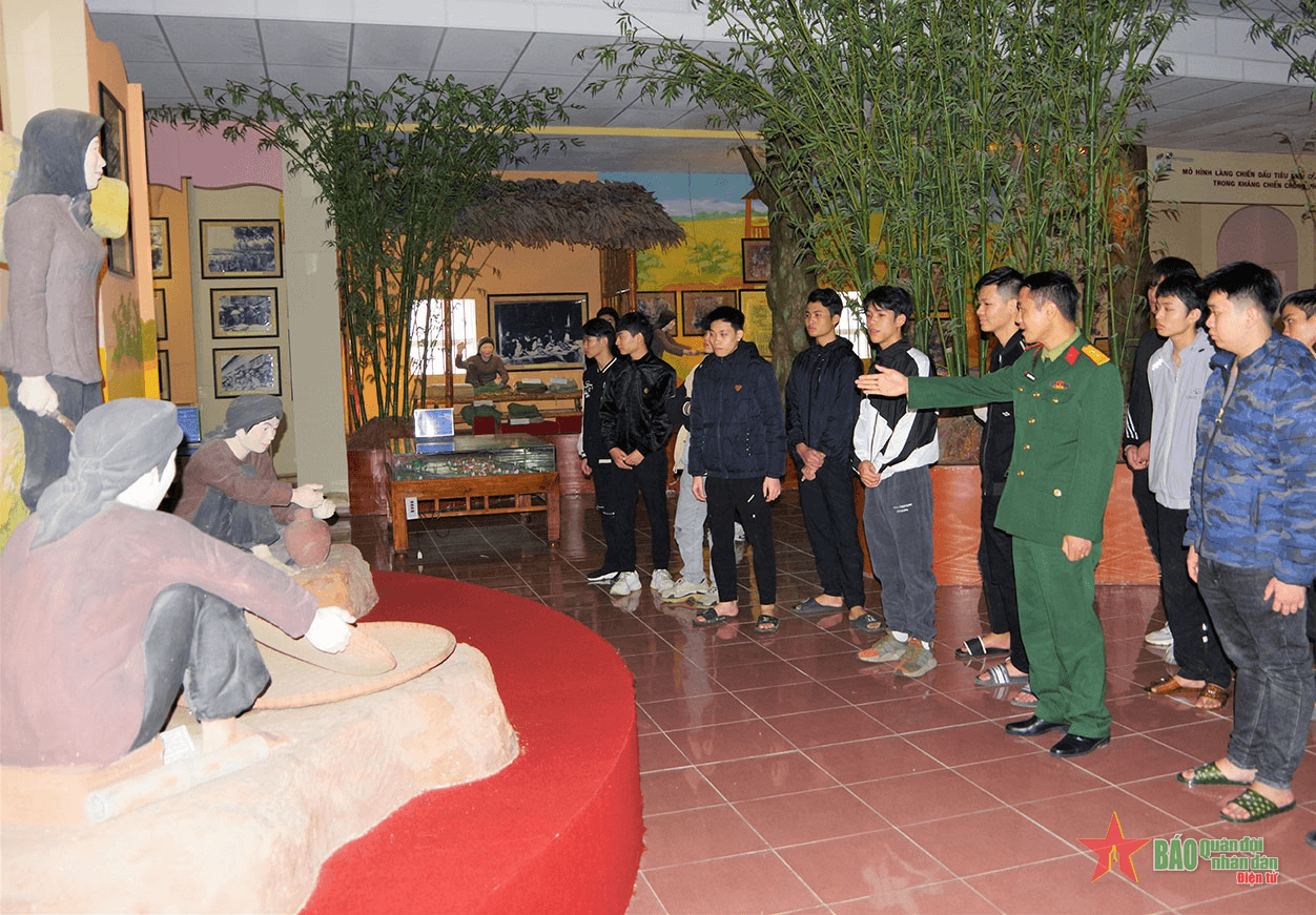 Sôi nổi chuẩn bị cho ngày hội tòng quân