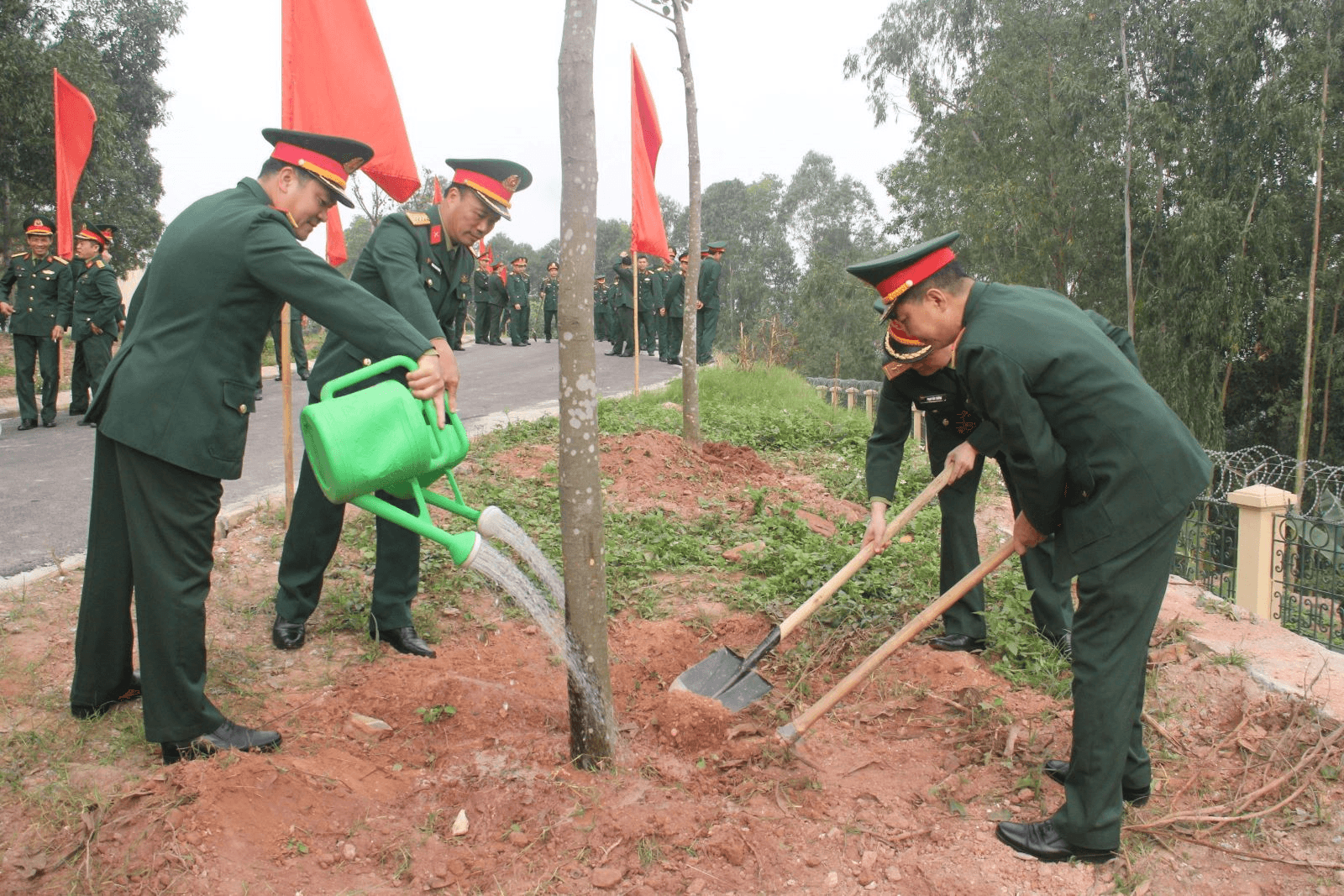 Bộ CHQS tỉnh Vĩnh Phúc phát động “Tết trồng cây - Đời đời nhớ ơn Bác Hồ”