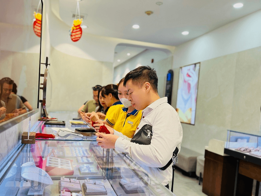 Giá vàng hôm nay (20-2): Giảm mạnh