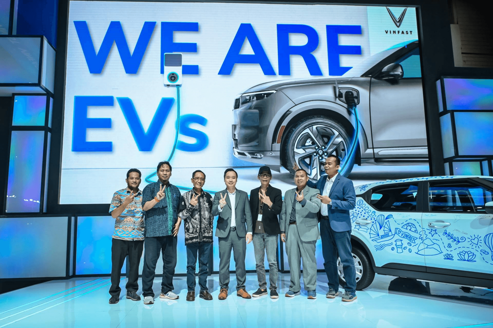 VinFast ký thỏa thuận cung cấp 600 xe điện cho 3 doanh nghiệp Indonesia