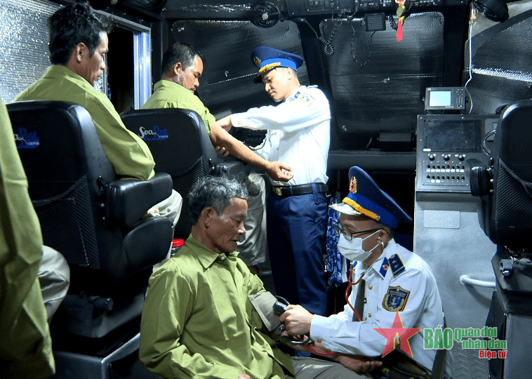 Vùng Cảnh sát biển 2: Vượt sóng dữ cứu ngư dân