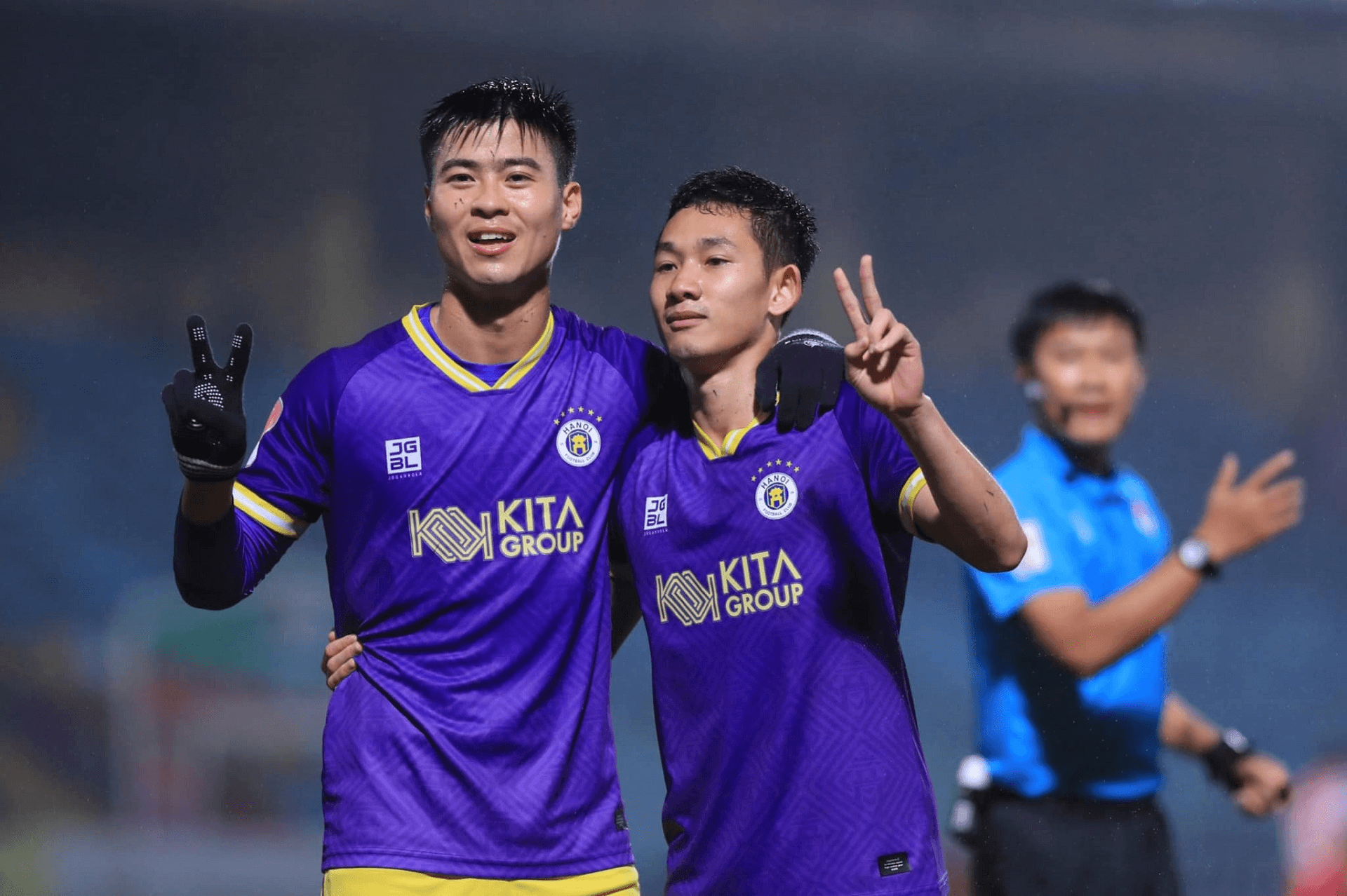 Vòng 10 V-League 2023-2024: Hà Nội FC thắng trận quý giá
