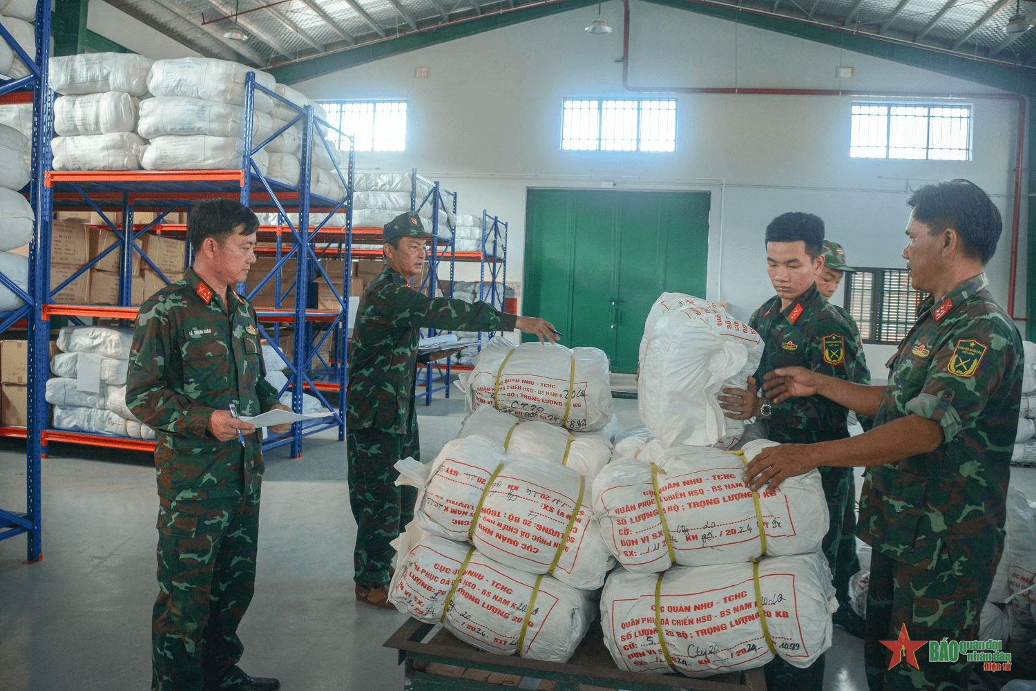 Quân khu 9: Bảo đảm quân nhu phục vụ chiến sĩ mới