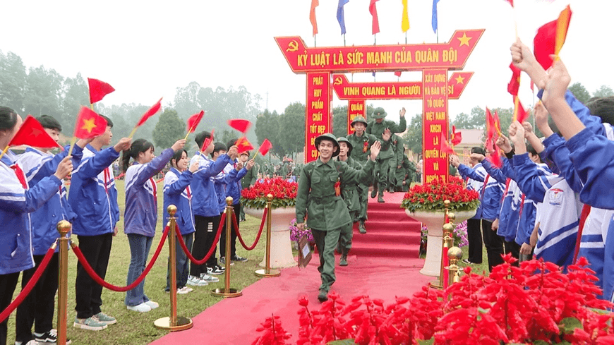 Rộn ràng ngày hội giao nhận quân