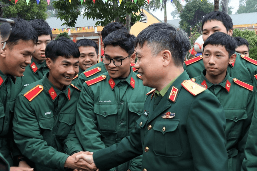 Tập trung bồi dưỡng đạo đức cách mạng cho cán bộ, giảng viên