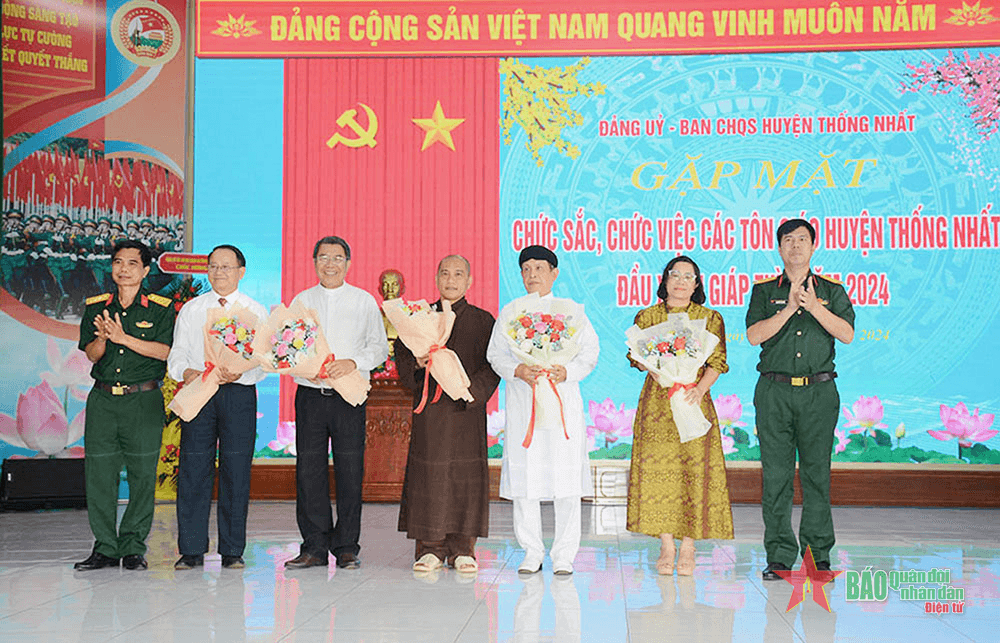 Đồng hành vì sự phát triển của quê hương, đất nước