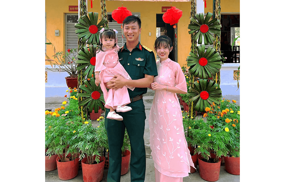 Mình yêu nhau, em nhé!