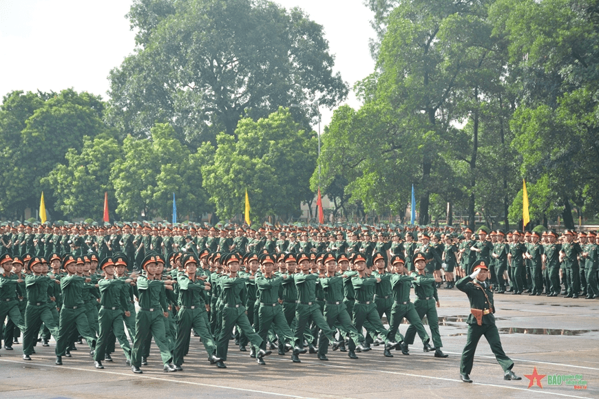 Xây dựng đội ngũ nhà giáo, cán bộ quản lý giáo dục theo hướng chuẩn hóa