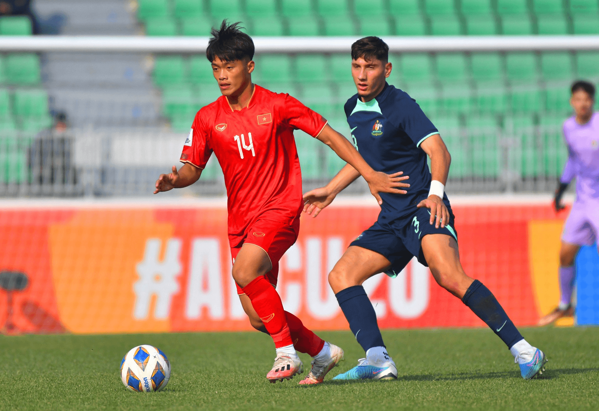 U23 Việt Nam triệu tập 24 cầu thủ du đấu Tajikistan