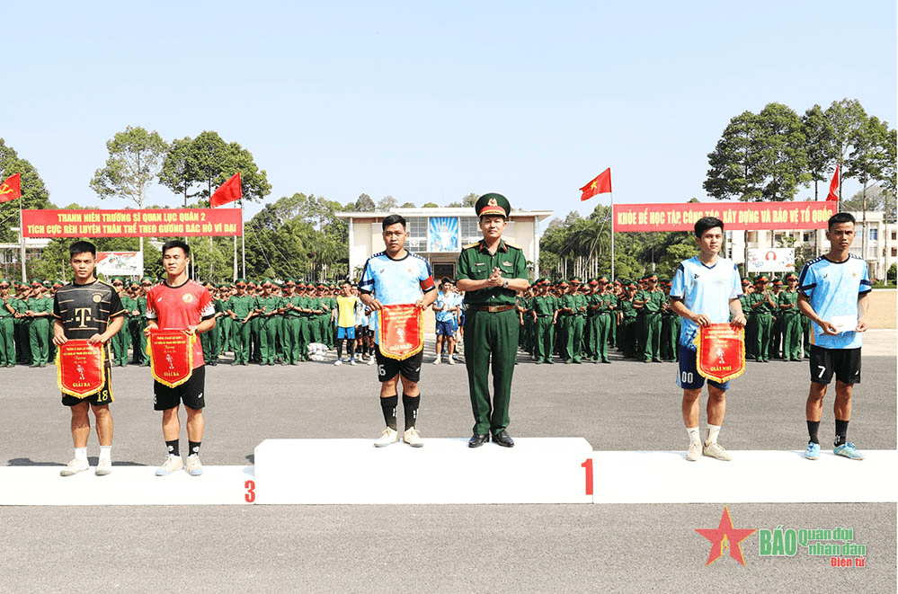 Trường Sĩ quan Lục quân 2 bế mạc giải bóng đá thanh niên 2024