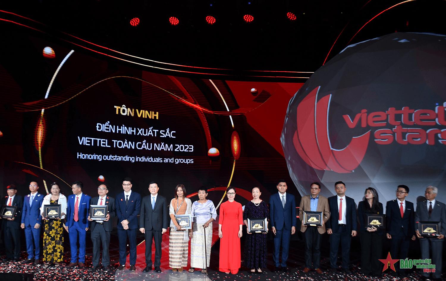 Viettel tôn vinh các tập thể, cá nhân xuất sắc nhất toàn cầu - Viettel’s Stars  2023