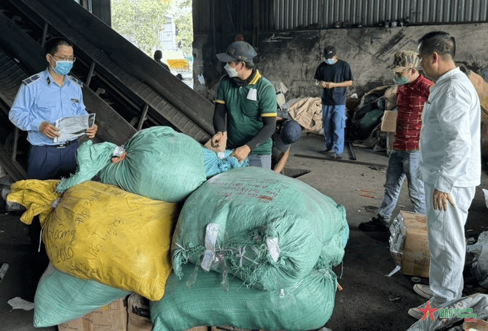 TP Hồ Chí Minh tiêu hủy gần 3.500 đơn vị sản phẩm hàng hóa vi phạm