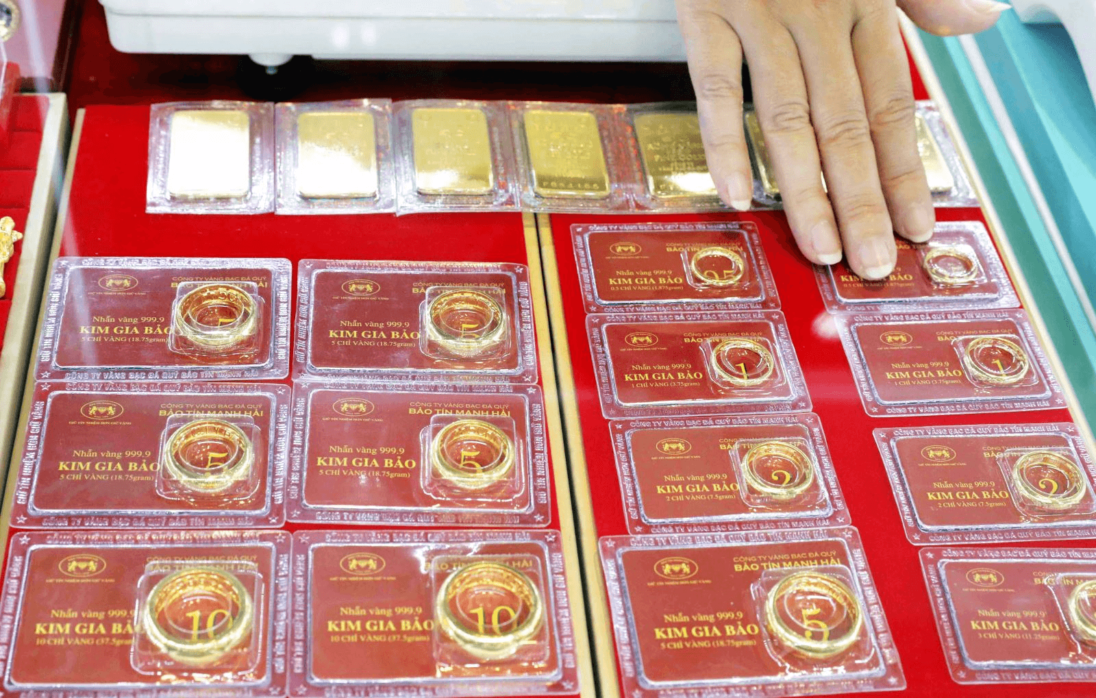Giá vàng chiều nay (25-3): Tăng, giảm trái chiều