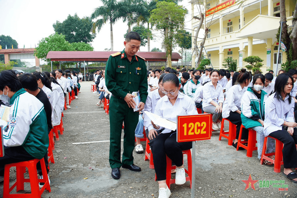Trường Sĩ quan Đặc công tuyên truyền, hướng nghiệp tuyển sinh quân sự tại Hà Giang