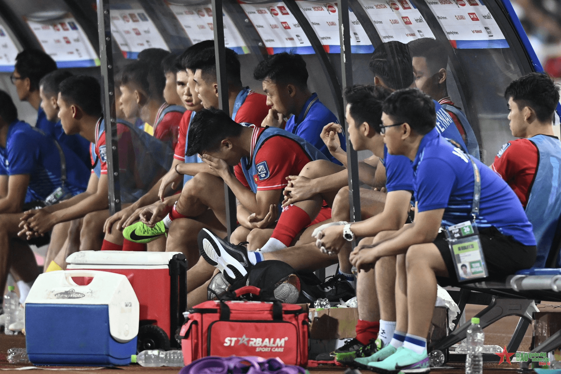 Vì sao ông Troussier bỏ quên Quang Hải?