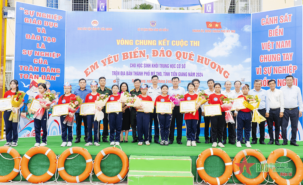 Vùng Cảnh sát biển 3 trao giải cuộc thi “Em yêu biển, đảo quê hương”
