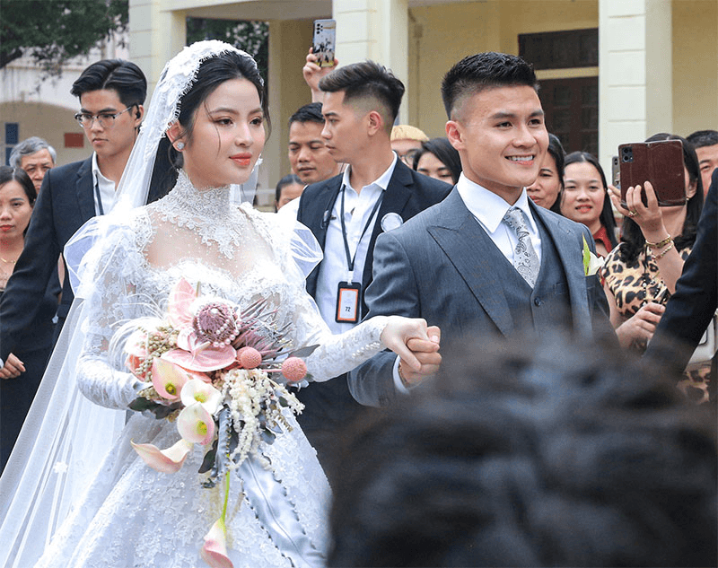 Cô gái mở cửa tương lai cho Quang Hải