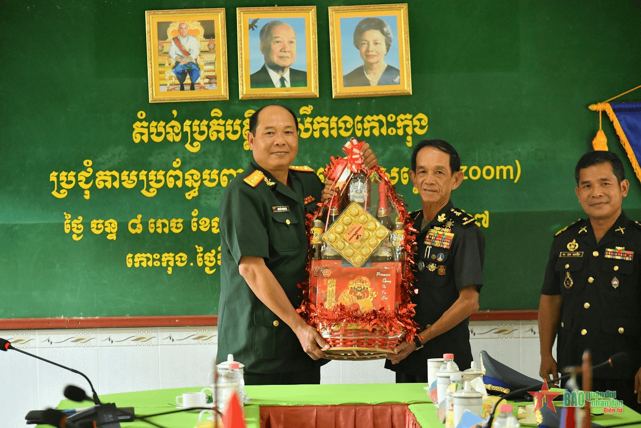 Kiên Giang: Thăm chúc Tết cổ truyền Chol Chnam Thmay tại Campuchia