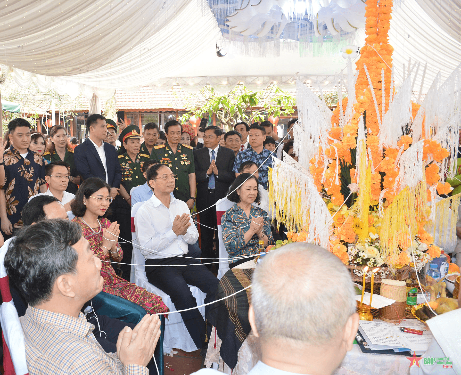 Đại sứ quán Lào tổ chức đón Tết cổ truyền Bunpimay