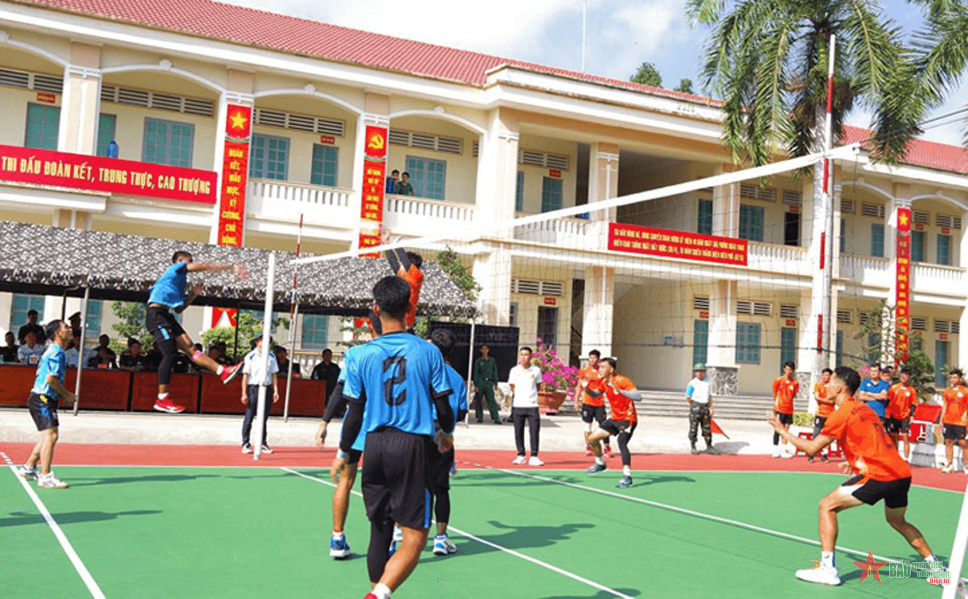 Khai mạc giải bóng đá, bóng chuyền cụm 3, Quân khu 7