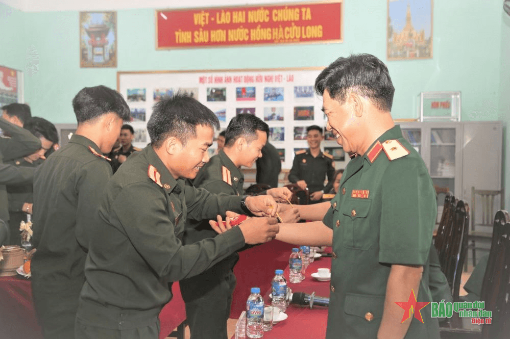 Trường Sĩ quan Lục quân 1 tổ chức Tết Bunpimay cho học viên quân sự Lào
