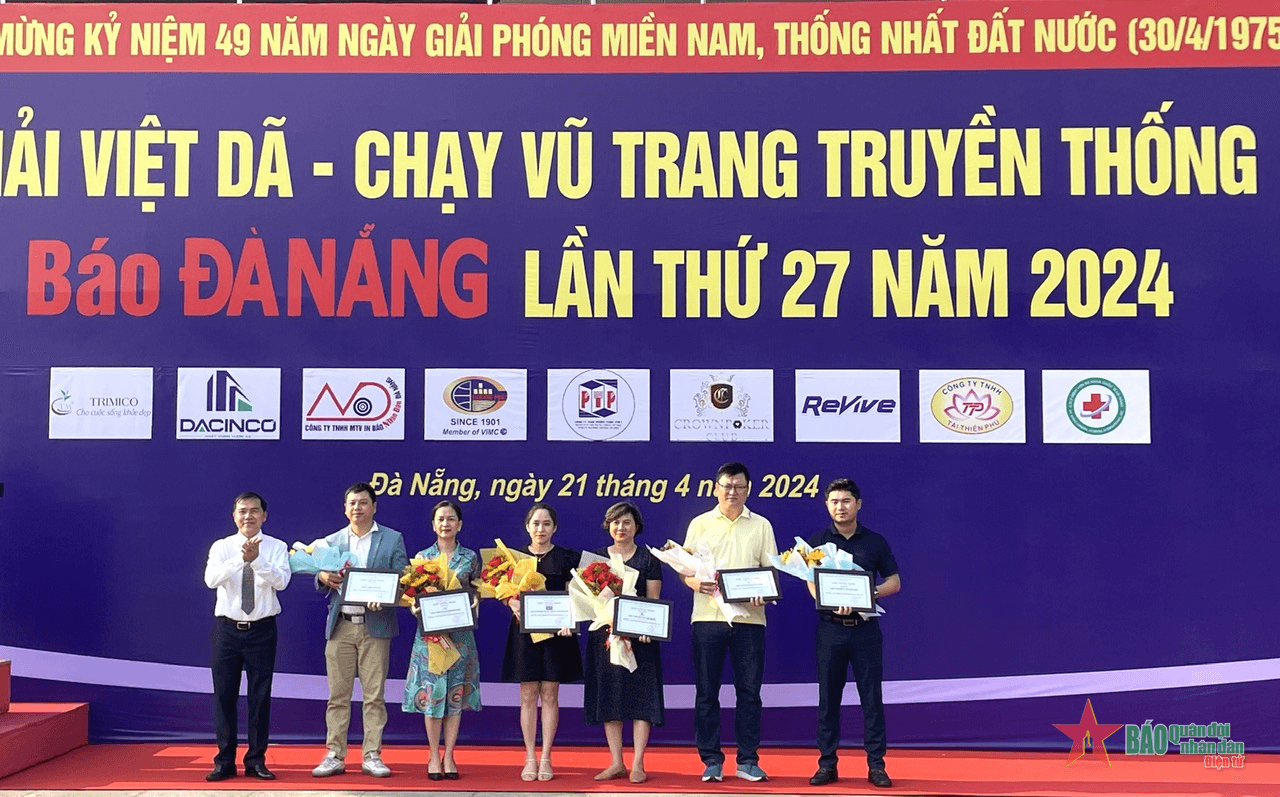 Gần 900 vận động viên tham dự Giải Việt dã - Chạy vũ trang truyền thống Báo Đà Nẵng