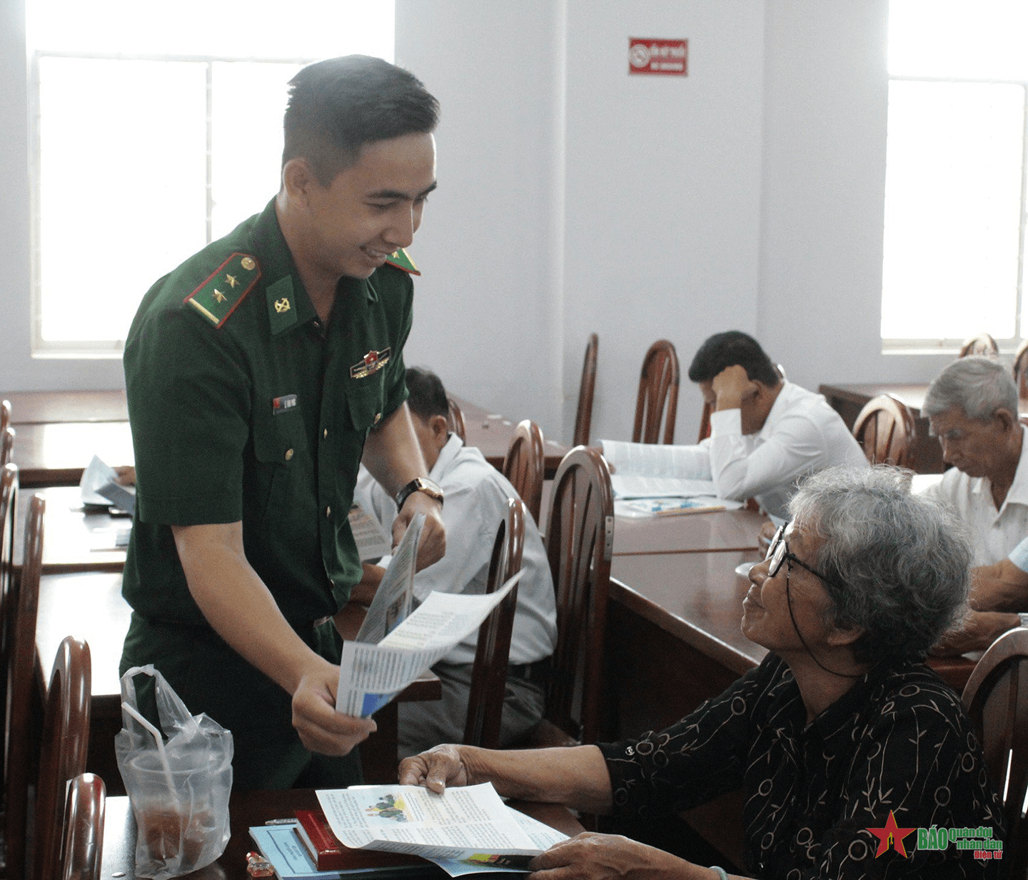 Kiên Giang: Cung cấp thông tin cho 285 đại biểu là người có uy tín