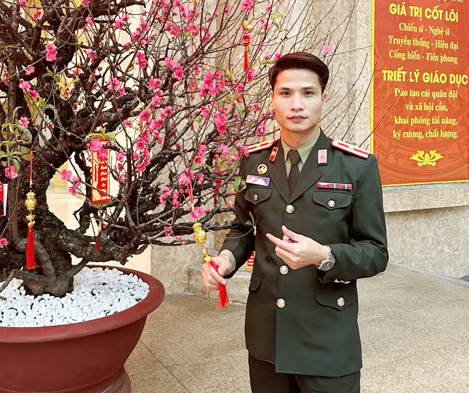 Sổm Phon Sỉ Sụ Măng: Du học sinh Lào xuất sắc, nói tiếng Việt rất “sành”