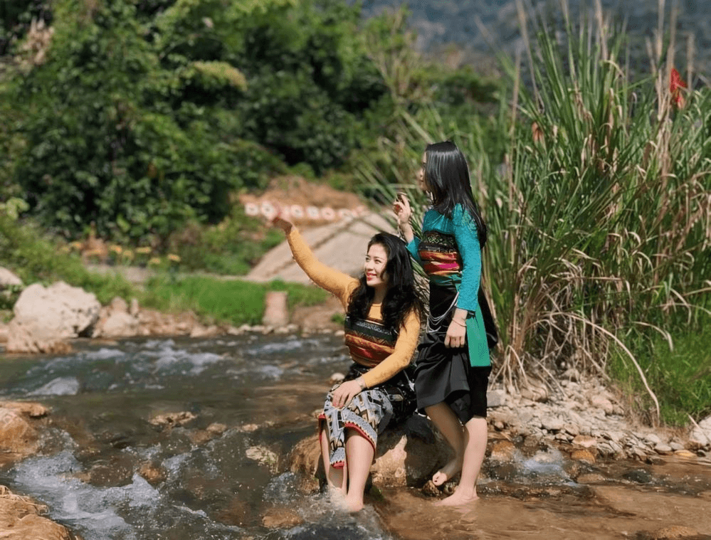 Nét đẹp trang phục dân tộc Thái ở Quan Sơn