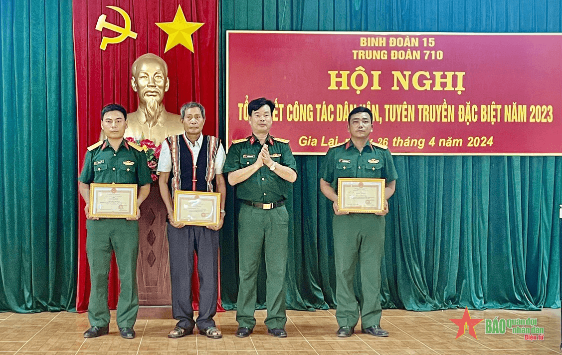 Trung đoàn 710: Nâng cao chất lượng công tác dân vận để giúp nhân dân giảm nghèo bền vững