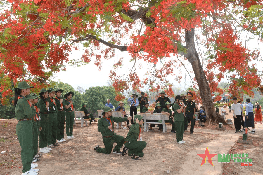 Khơi dậy niềm tin, sức mạnh vượt khó và đạo lý "Uống nước nhớ nguồn"