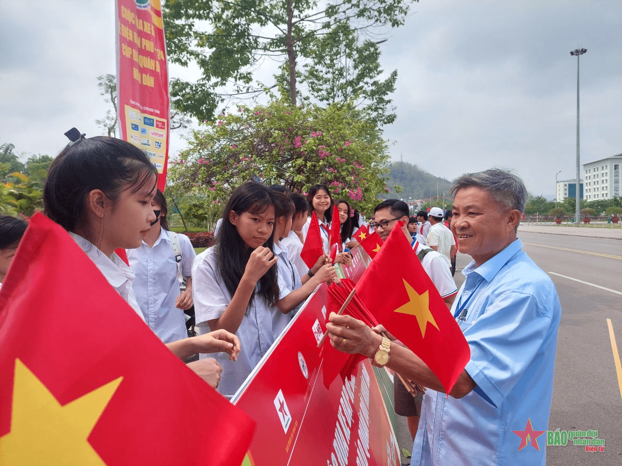 Chút tâm tình gửi những người “đi trước, về sau”