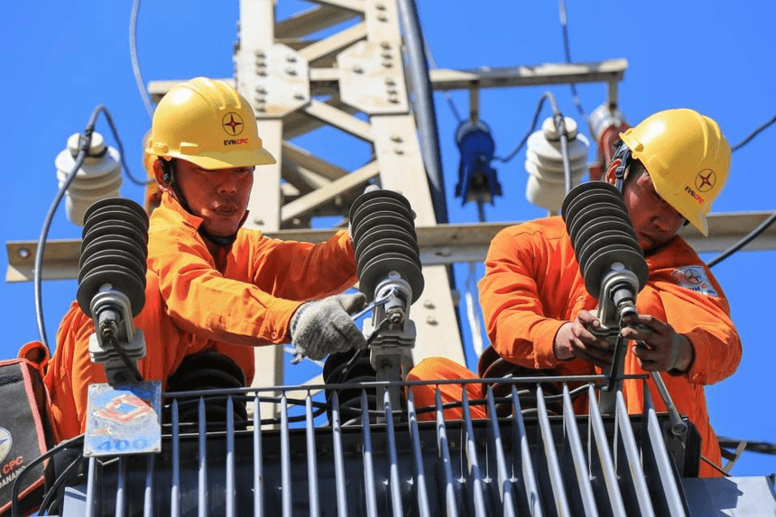 Không để thiếu điện cho sản xuất, kinh doanh và tiêu dùng