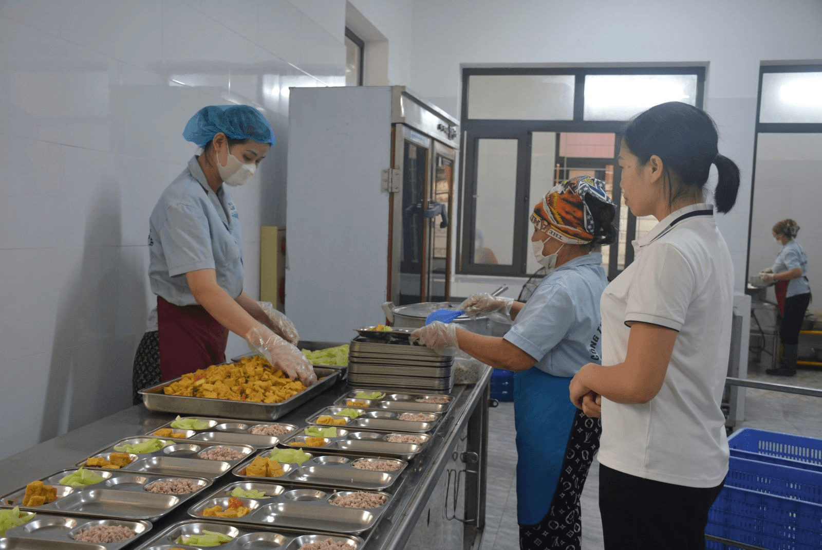 Làm gì để bảo đảm chất lượng bữa ăn học đường? - Bài 2: Cái tâm của hiệu trưởng và cơ chế giám sát
