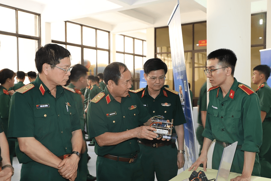 Phong trào nghiên cứu khoa học tại Học viện Kỹ thuật Quân sự ngày càng phát triển