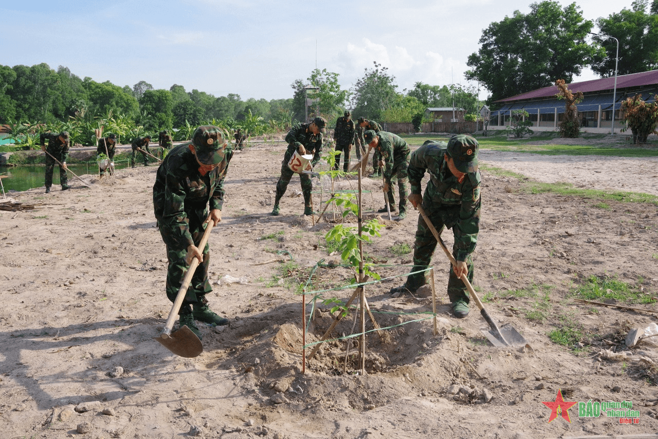 Quân khu 9: Phát động “Tết trồng cây đời đời nhớ ơn Bác Hồ”