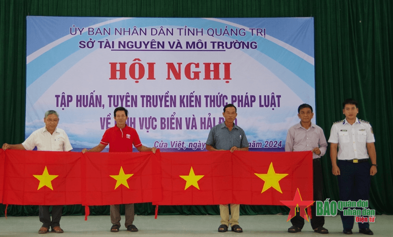 Hải đội 202 tổ chức Hội nghị tập huấn, tuyên truyền kiến thức pháp luật về biển và hải đảo