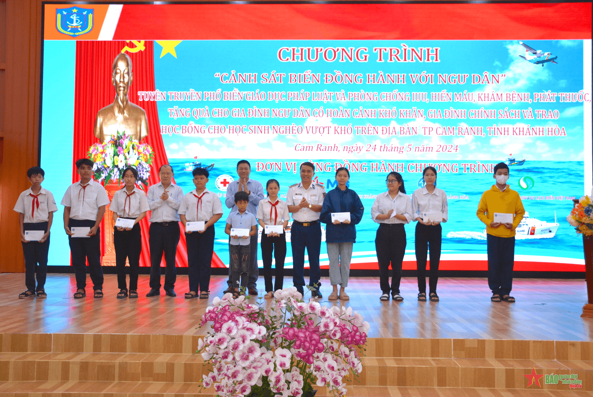 Hải đoàn 32 đồng hành cùng ngư dân Khánh Hòa
