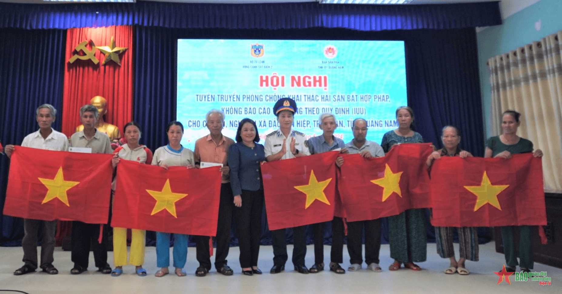 Vùng Cảnh sát biển 2 thực hiện Chương trình “Cảnh sát biển đồng hành với ngư dân” tại TP Hội An
