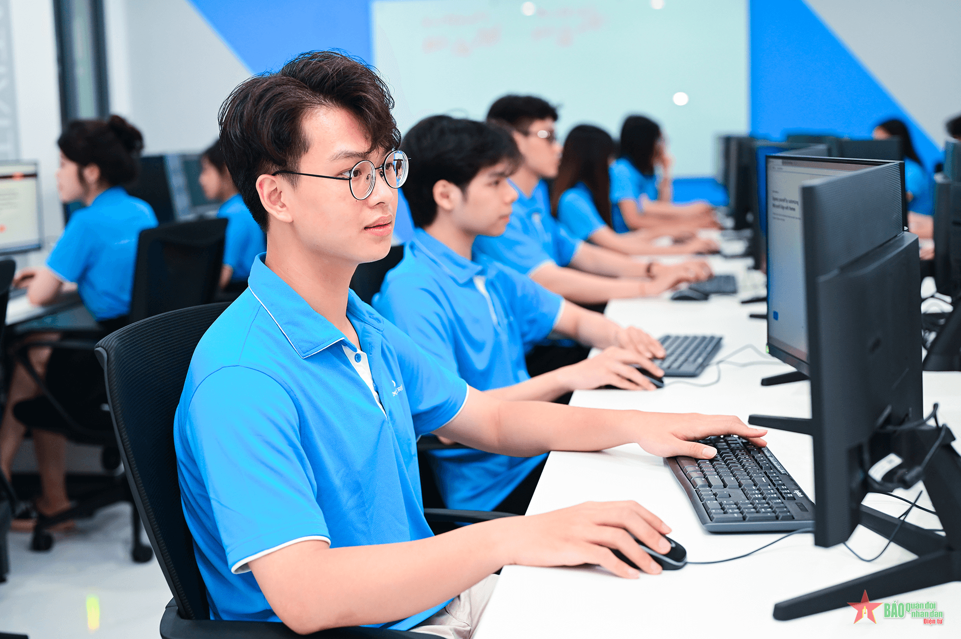 Cần những chính sách đột phá cho giảng viên ngành bán dẫn